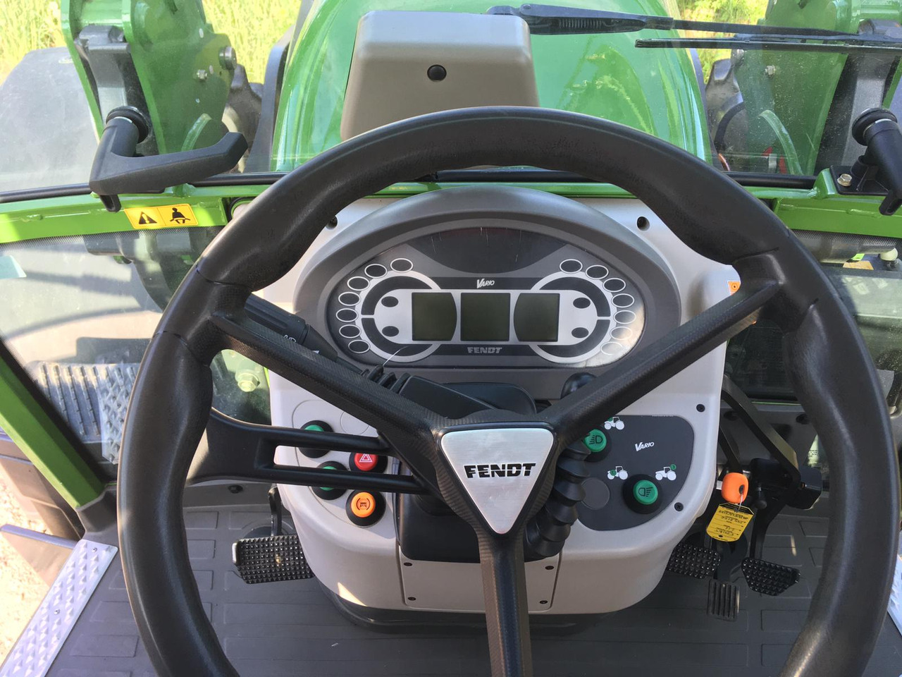 Fendt 211 Vario - Máy cày: hình 2 Fendt 211 Vario - Máy cày: hình 2