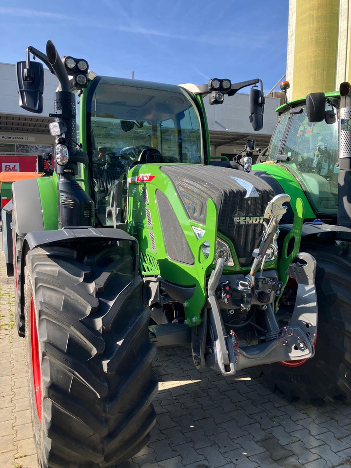 Fendt 516 Vario Gen3 - Máy cày: hình 1 Fendt 516 Vario Gen3 - Máy cày: hình 1