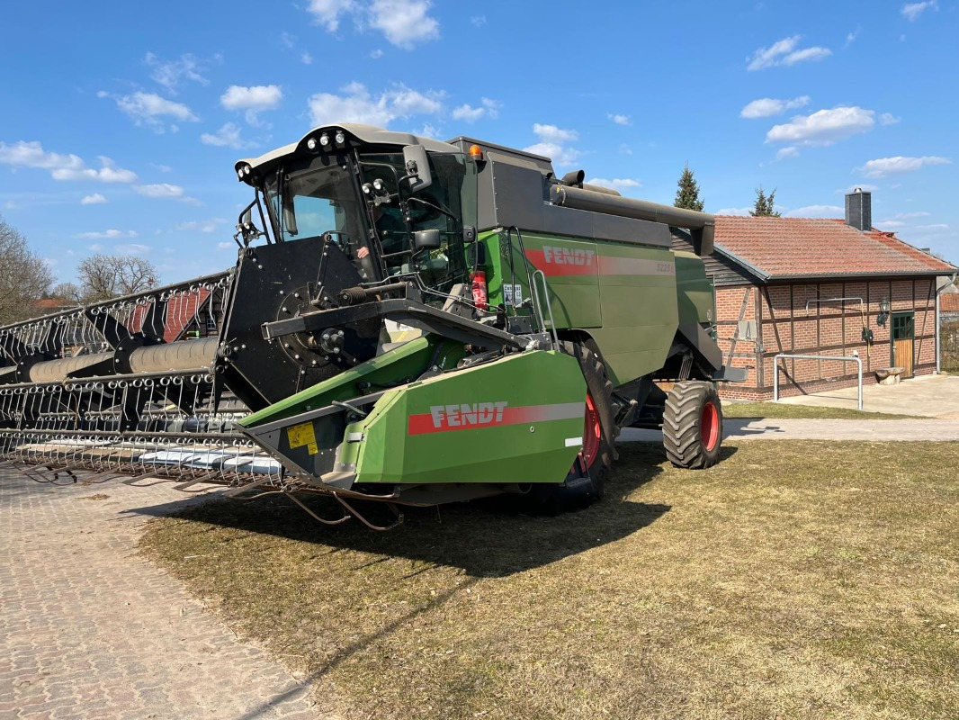 Fendt 5225 E 5,50m PowerFlow Schneidwerk - Máy gặt đập: hình 1 Fendt 5225 E 5,50m PowerFlow Schneidwerk - Máy gặt đập: hình 1