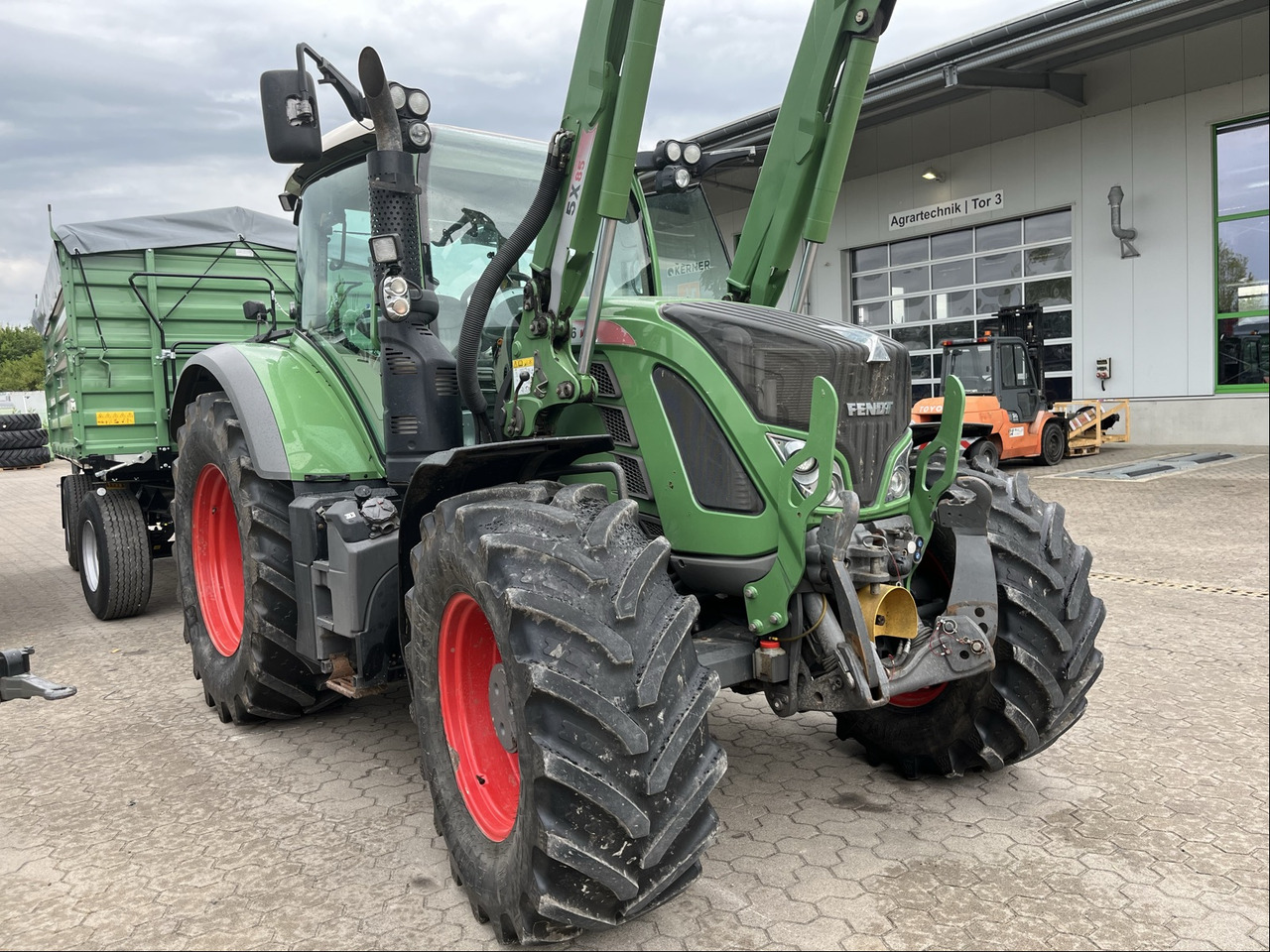 Fendt 716 Vario S4 - Máy cày: hình 1 Fendt 716 Vario S4 - Máy cày: hình 1