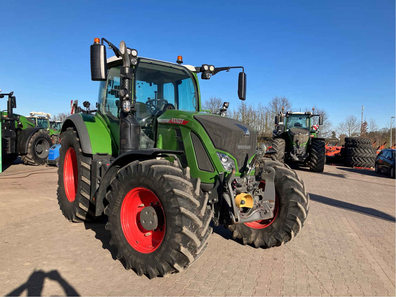 Fendt 718 Vario Gen6 ProfiPlus - Máy cày: hình 1 Fendt 718 Vario Gen6 ProfiPlus - Máy cày: hình 1