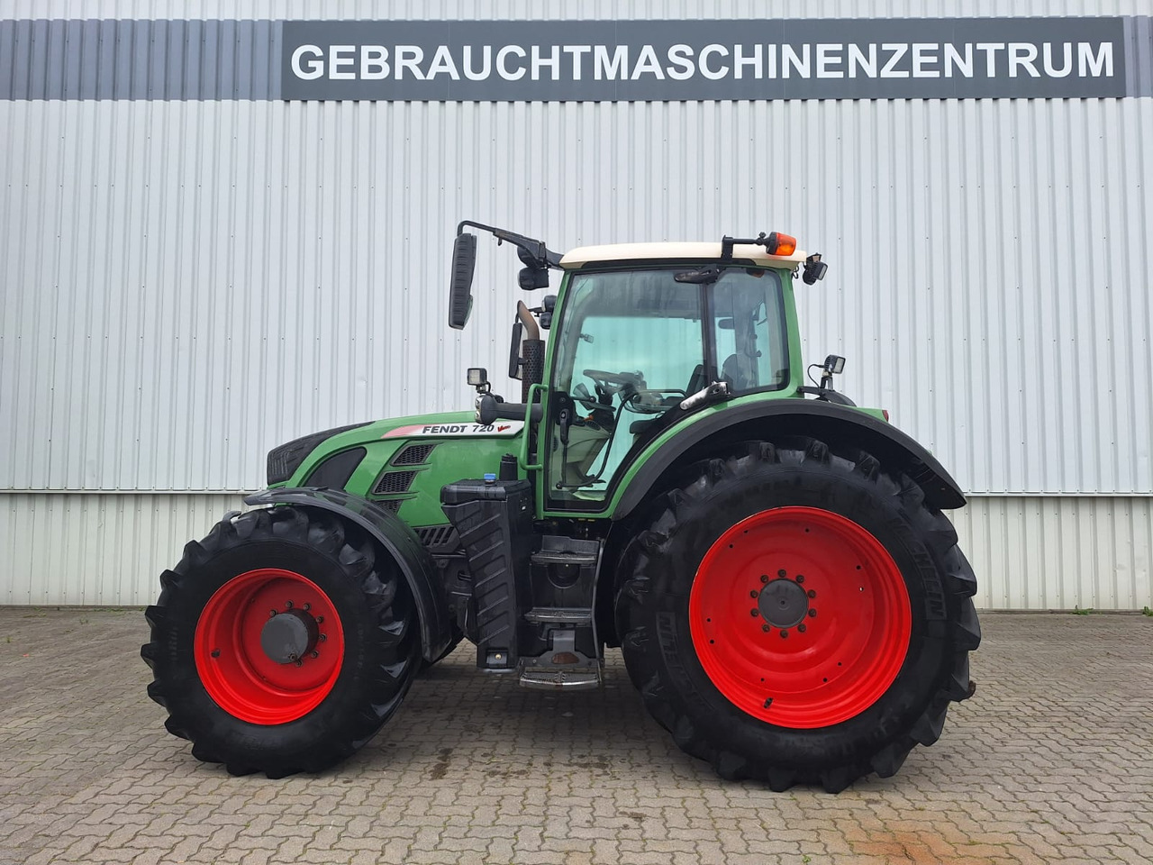 Fendt 720 Vario SCR Profi - Máy cày: hình 1 Fendt 720 Vario SCR Profi - Máy cày: hình 1