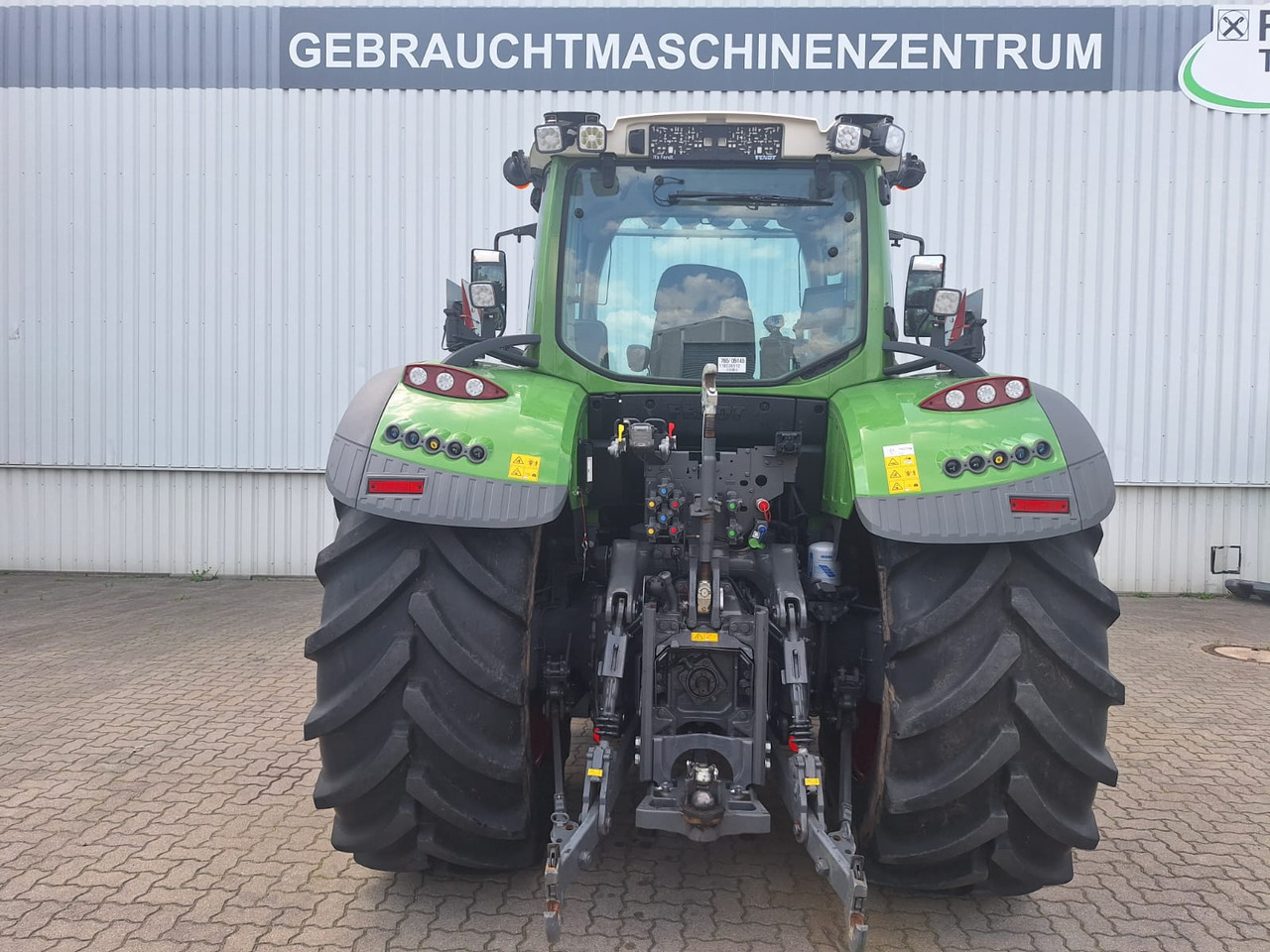 Cho thuê Fendt 724 Vario Gen6 Profi Setting2 Fendt 724 Vario Gen6 Profi Setting2: hình 17 Cho thuê Fendt 724 Vario Gen6 Profi Setting2 Fendt 724 Vario Gen6 Profi Setting2: hình 17