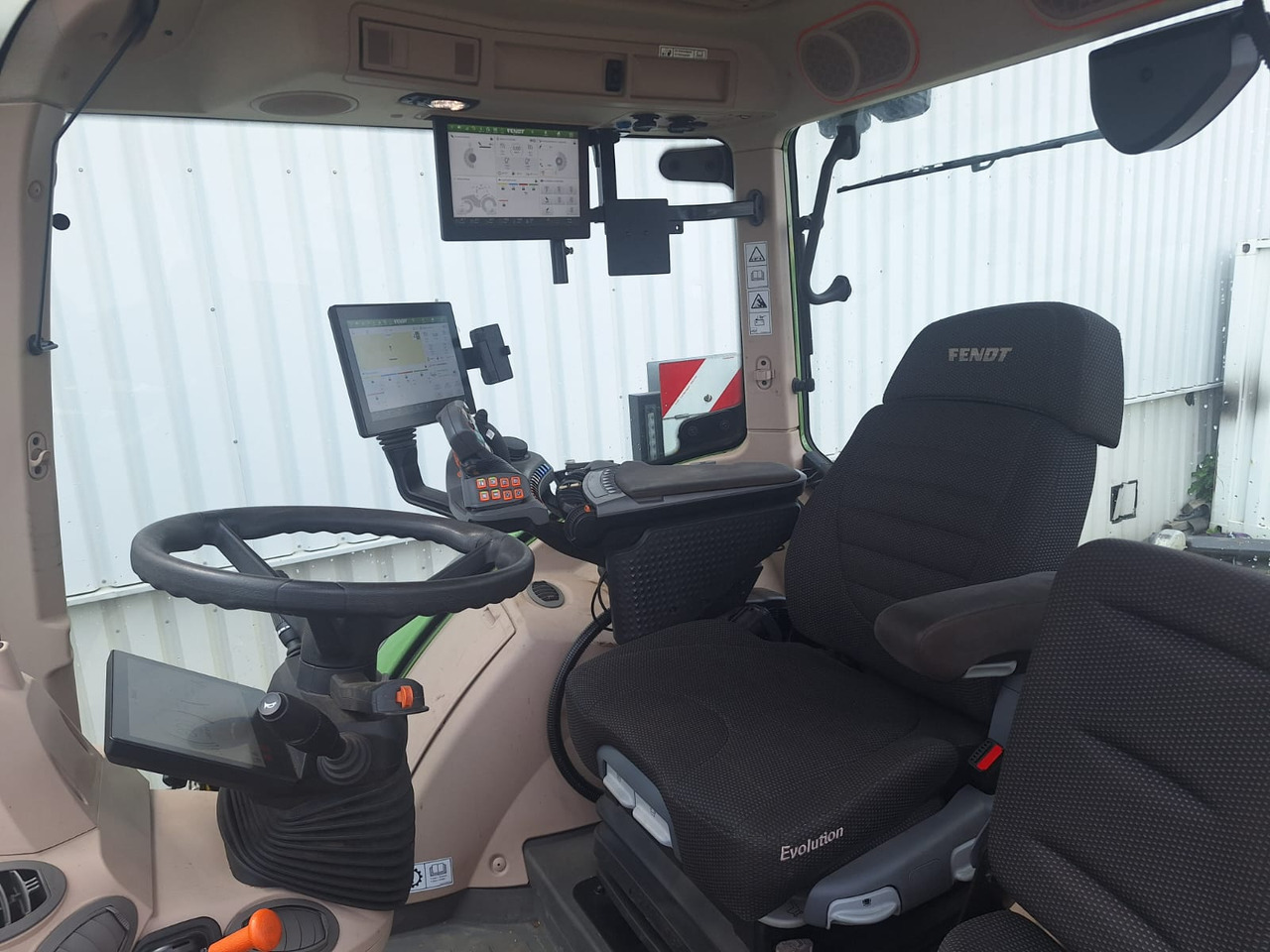 Cho thuê Fendt 724 Vario Gen6 Profi Setting2 Fendt 724 Vario Gen6 Profi Setting2: hình 7 Cho thuê Fendt 724 Vario Gen6 Profi Setting2 Fendt 724 Vario Gen6 Profi Setting2: hình 7