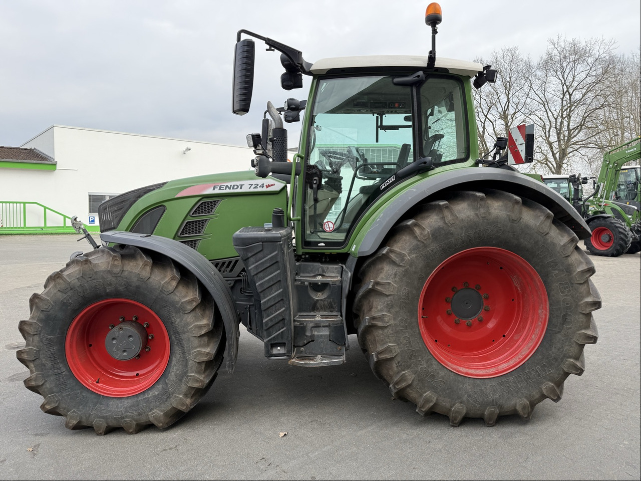 Fendt 724 Vario S4 - Máy cày: hình 2 Fendt 724 Vario S4 - Máy cày: hình 2