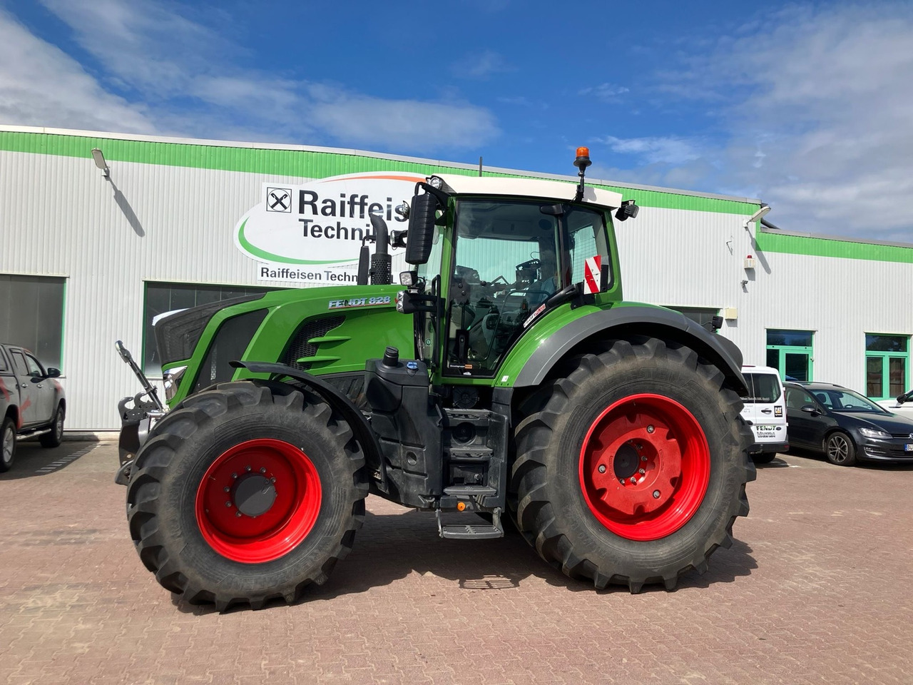 Fendt 828 Vario S4 Profi Plus - Máy cày: hình 1 Fendt 828 Vario S4 Profi Plus - Máy cày: hình 1