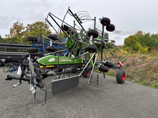 Fendt Former 1000 C PRO - Dàn trải/ Cào: hình 3 Fendt Former 1000 C PRO - Dàn trải/ Cào: hình 3