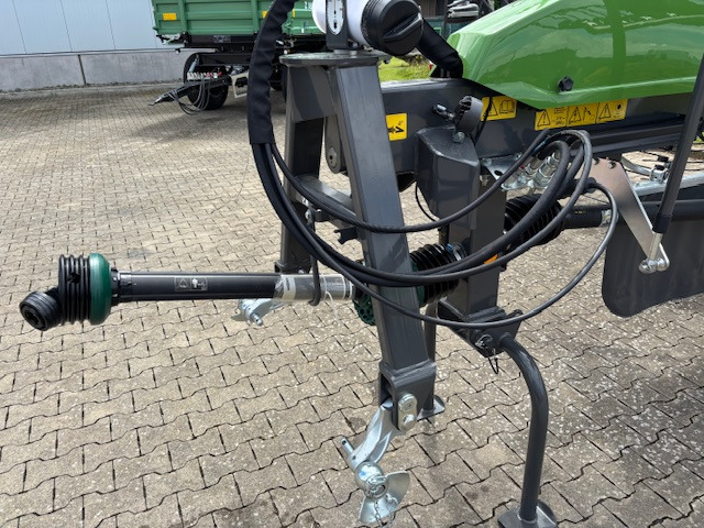 Fendt Former 860 C PRO - Dàn trải/ Cào: hình 4 Fendt Former 860 C PRO - Dàn trải/ Cào: hình 4