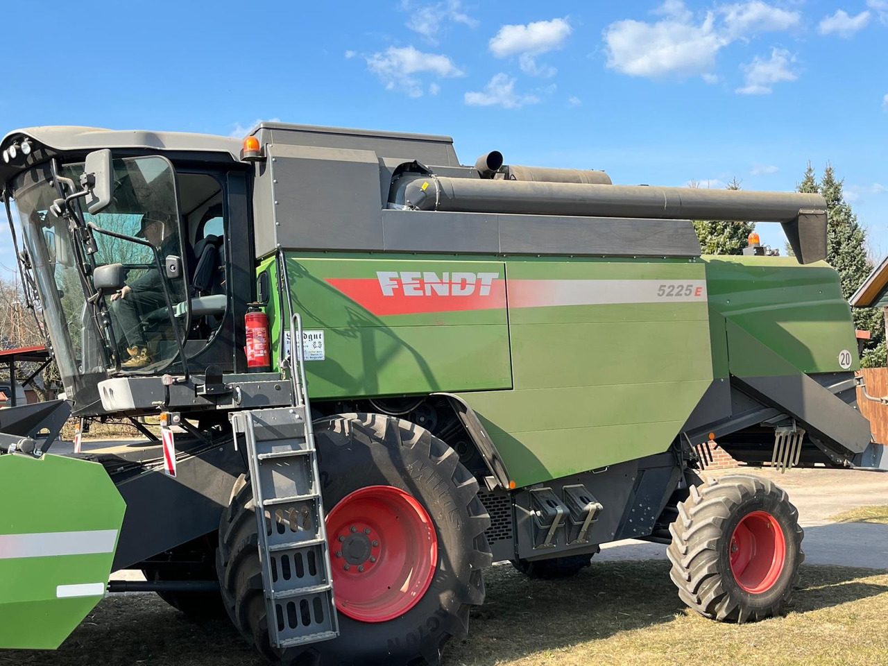 Fendt Mähdrescher 5225 E - Máy gặt đập: hình 2 Fendt Mähdrescher 5225 E - Máy gặt đập: hình 2
