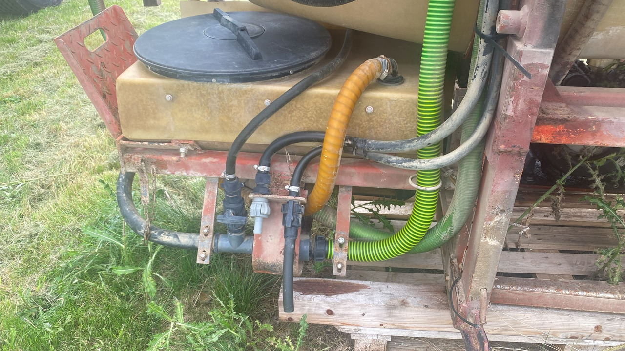 Jacoby Jacoby Eurosuper 1500l 20m - Máy xịt gắn trên máy cày: hình 4 Jacoby Jacoby Eurosuper 1500l 20m - Máy xịt gắn trên máy cày: hình 4