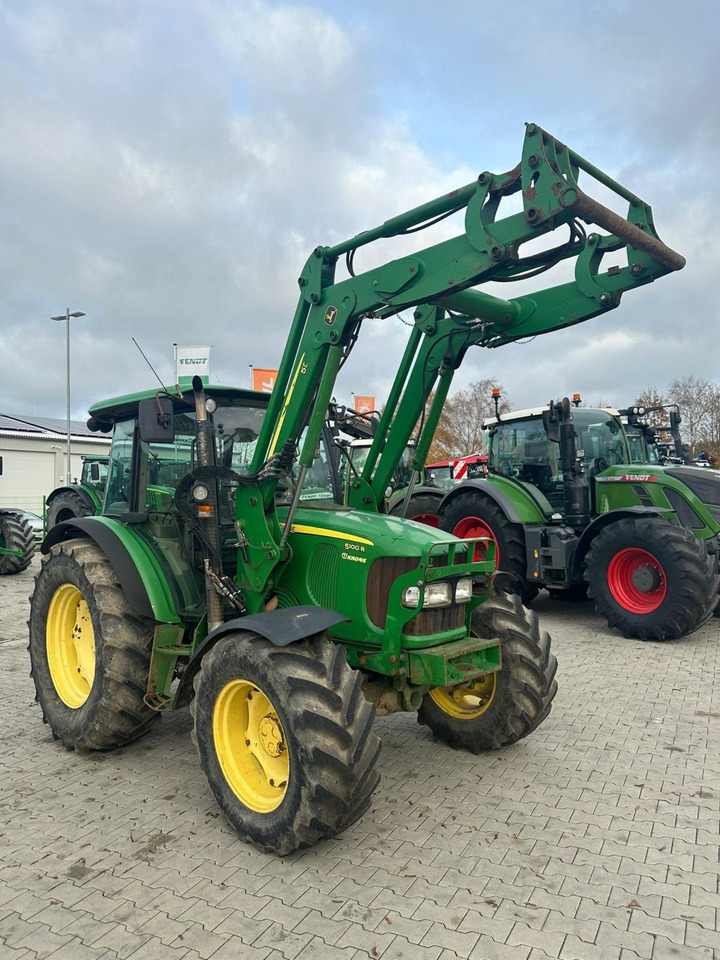 John Deere 5100 R - Máy cày: hình 1 John Deere 5100 R - Máy cày: hình 1