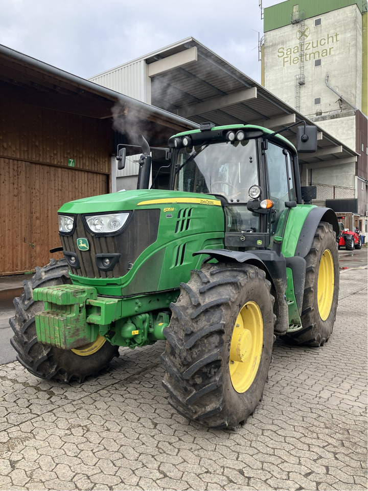 John Deere 6135 M - Máy cày: hình 1 John Deere 6135 M - Máy cày: hình 1