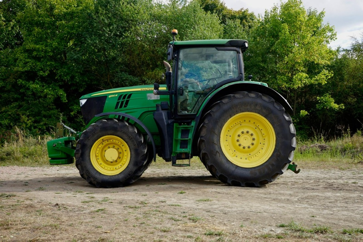 John Deere 6190R - Máy cày: hình 1 John Deere 6190R - Máy cày: hình 1