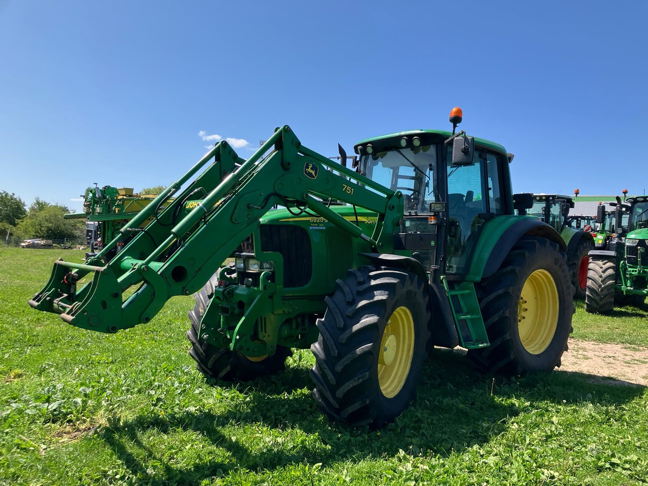 John Deere 6920S AutoPower - Máy cày: hình 1 John Deere 6920S AutoPower - Máy cày: hình 1