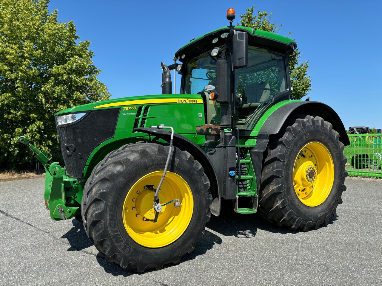 John Deere 7310 R AutoPower - Máy cày: hình 1 John Deere 7310 R AutoPower - Máy cày: hình 1