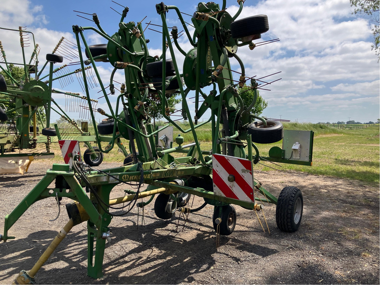 Krone KWT 8.82/8 - Dàn trải/ Cào: hình 1 Krone KWT 8.82/8 - Dàn trải/ Cào: hình 1