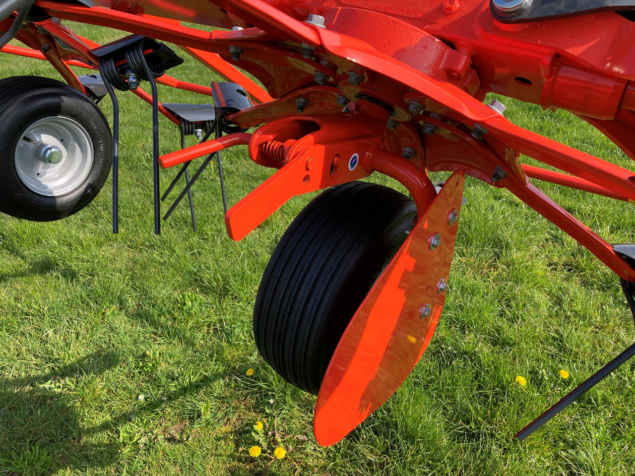 Kuhn GF 13003T Giroheuer - Dàn trải/ Cào: hình 3 Kuhn GF 13003T Giroheuer - Dàn trải/ Cào: hình 3
