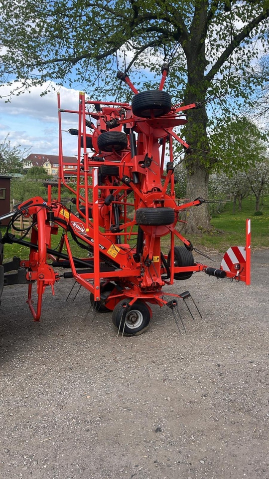 Kuhn GF8712 - Dàn trải/ Cào: hình 1 Kuhn GF8712 - Dàn trải/ Cào: hình 1