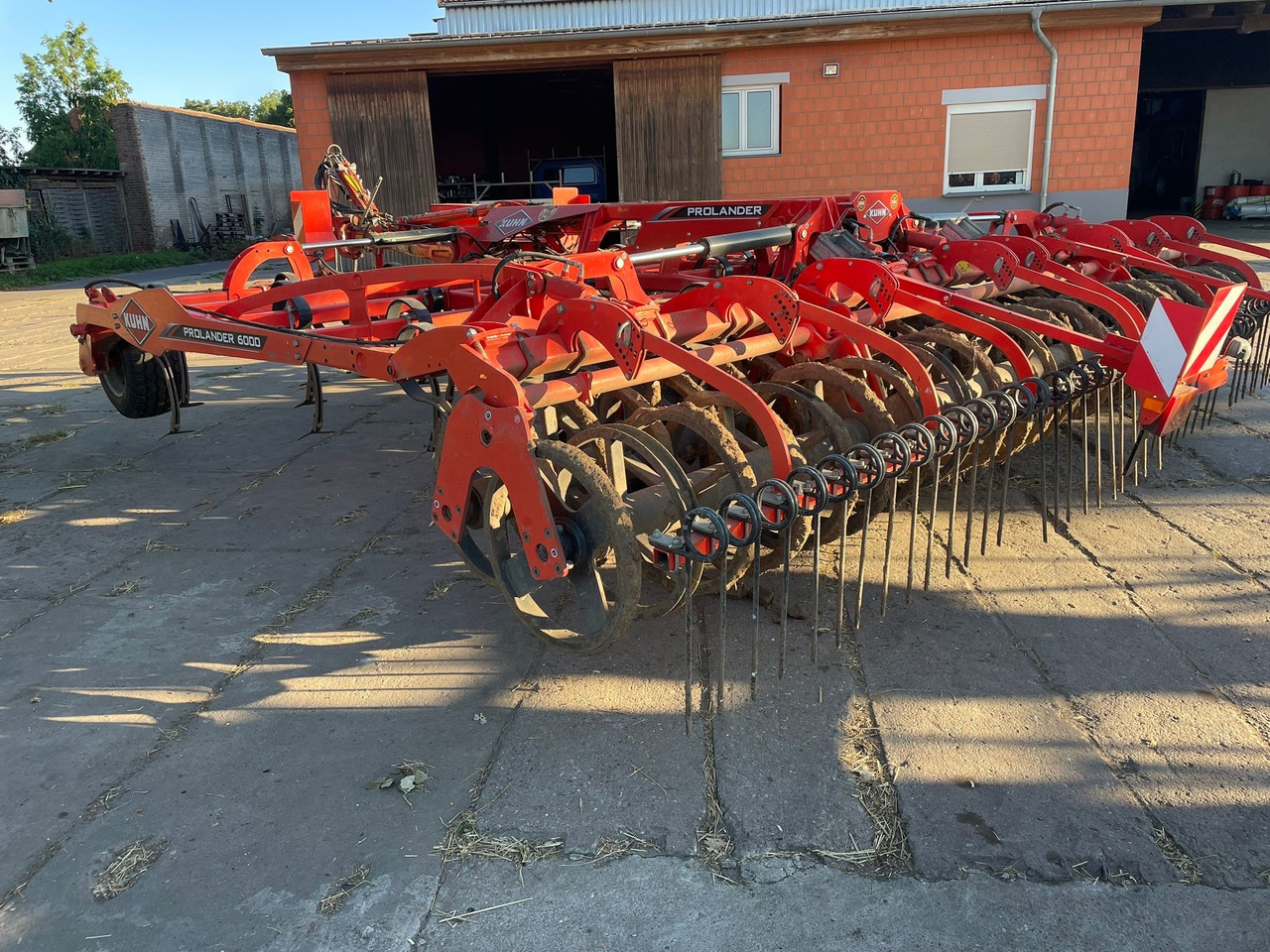 Kuhn Prolander 6000 - Máy trồng trọt: hình 5 Kuhn Prolander 6000 - Máy trồng trọt: hình 5