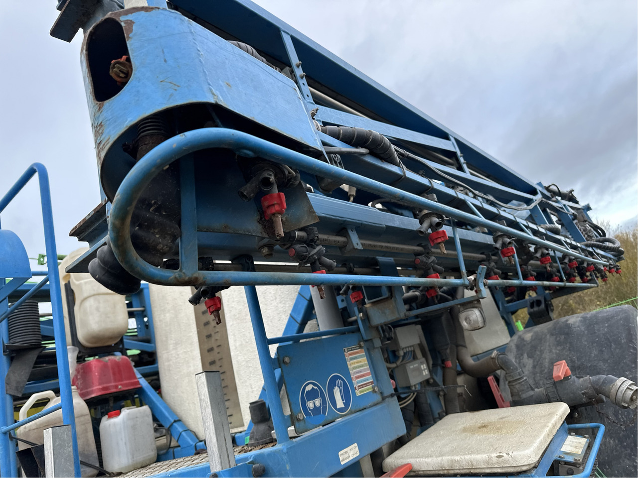 Lemken Anhängespritze 30/27 - Máy xịt gắn trên máy cày: hình 3 Lemken Anhängespritze 30/27 - Máy xịt gắn trên máy cày: hình 3
