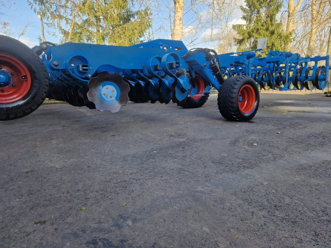 Lemken Koralin 9 - Flachgrubber - Máy trồng trọt: hình 1 Lemken Koralin 9 - Flachgrubber - Máy trồng trọt: hình 1
