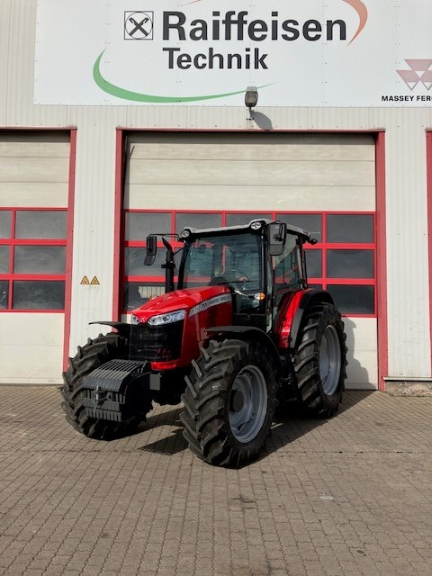 Massey Ferguson 5712 M 4WD Cab Essential - Máy cày: hình 1 Massey Ferguson 5712 M 4WD Cab Essential - Máy cày: hình 1