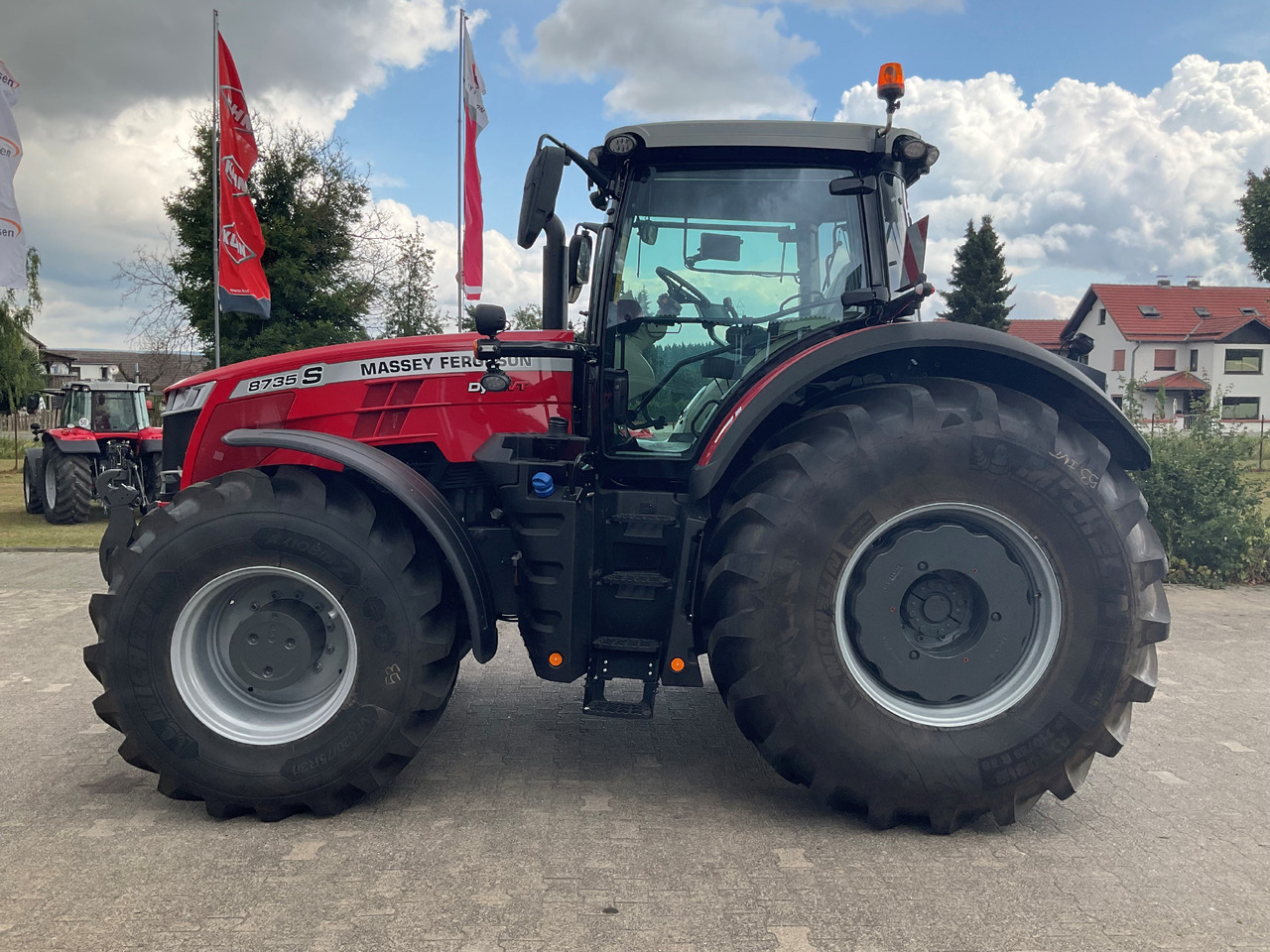 Massey Ferguson 8735 S Dyna-VT EXCLUSIVE - Máy cày: hình 1 Massey Ferguson 8735 S Dyna-VT EXCLUSIVE - Máy cày: hình 1