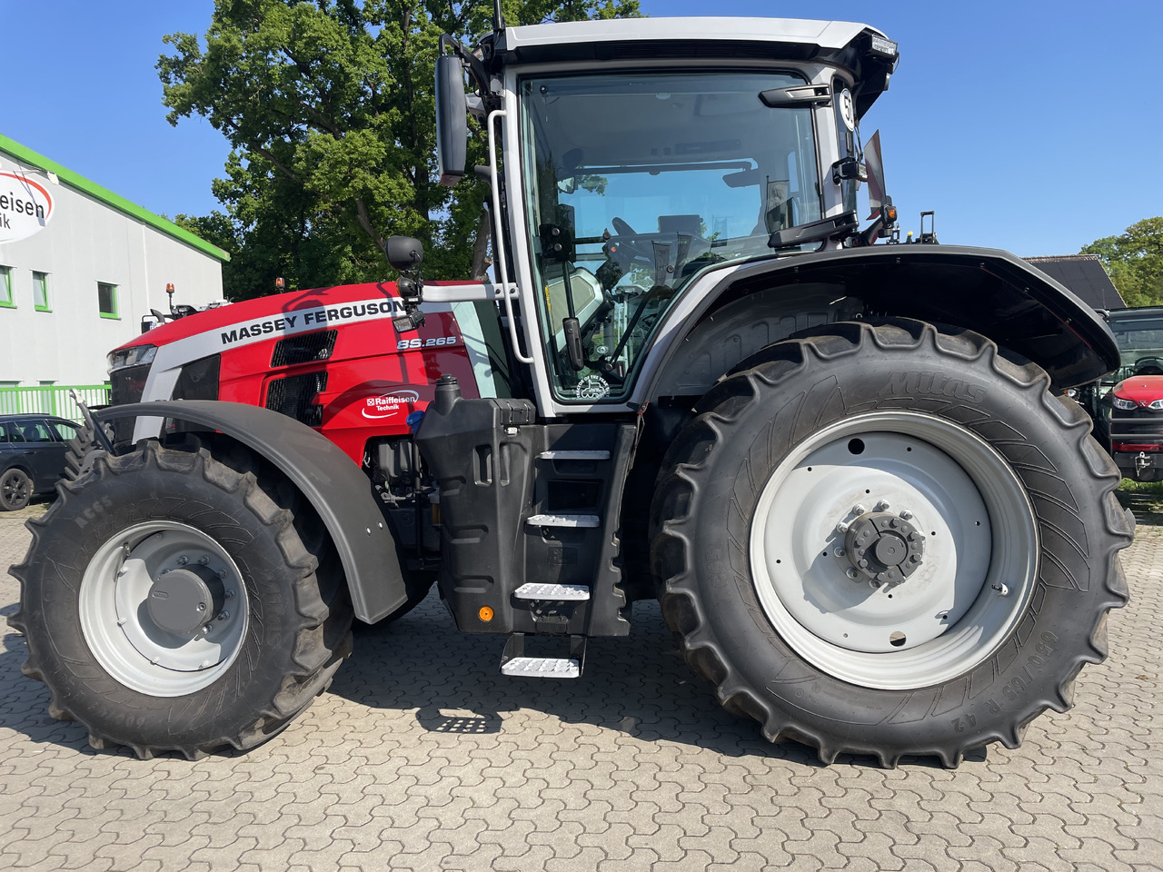 Massey Ferguson 8S.265 Dyna-VT EXCLUSIVE - Máy cày: hình 1 Massey Ferguson 8S.265 Dyna-VT EXCLUSIVE - Máy cày: hình 1