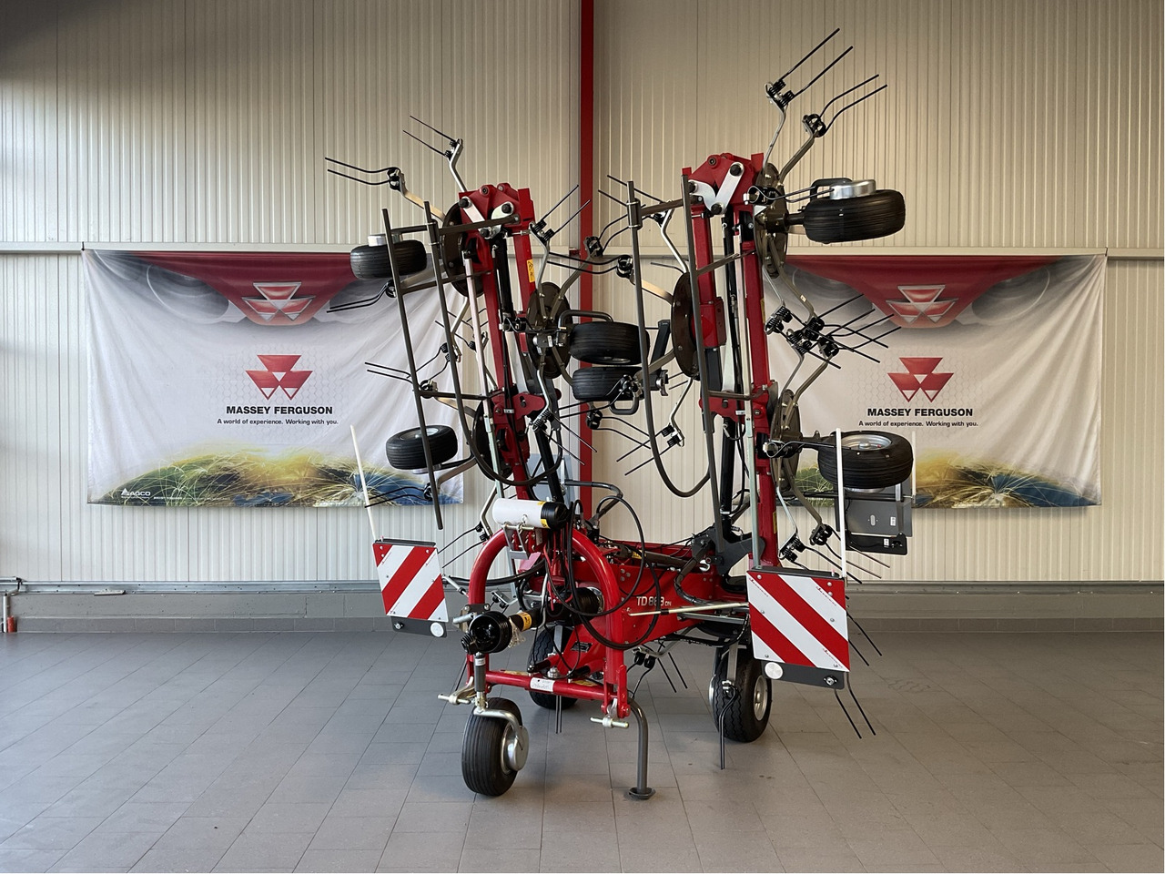 Massey Ferguson TD 868 DN Heuwender - Dàn trải/ Cào: hình 1 Massey Ferguson TD 868 DN Heuwender - Dàn trải/ Cào: hình 1