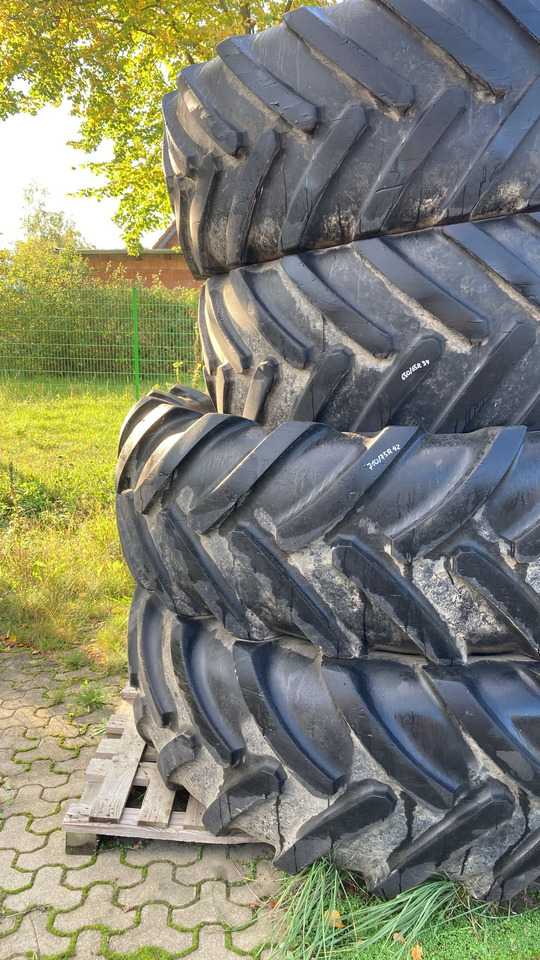 Michelin 650/65R34 710/75R42 - Lốp và vành: hình 1 Michelin 650/65R34 710/75R42 - Lốp và vành: hình 1