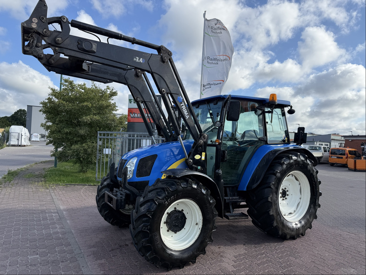 New Holland T5050 - Máy cày: hình 1 New Holland T5050 - Máy cày: hình 1