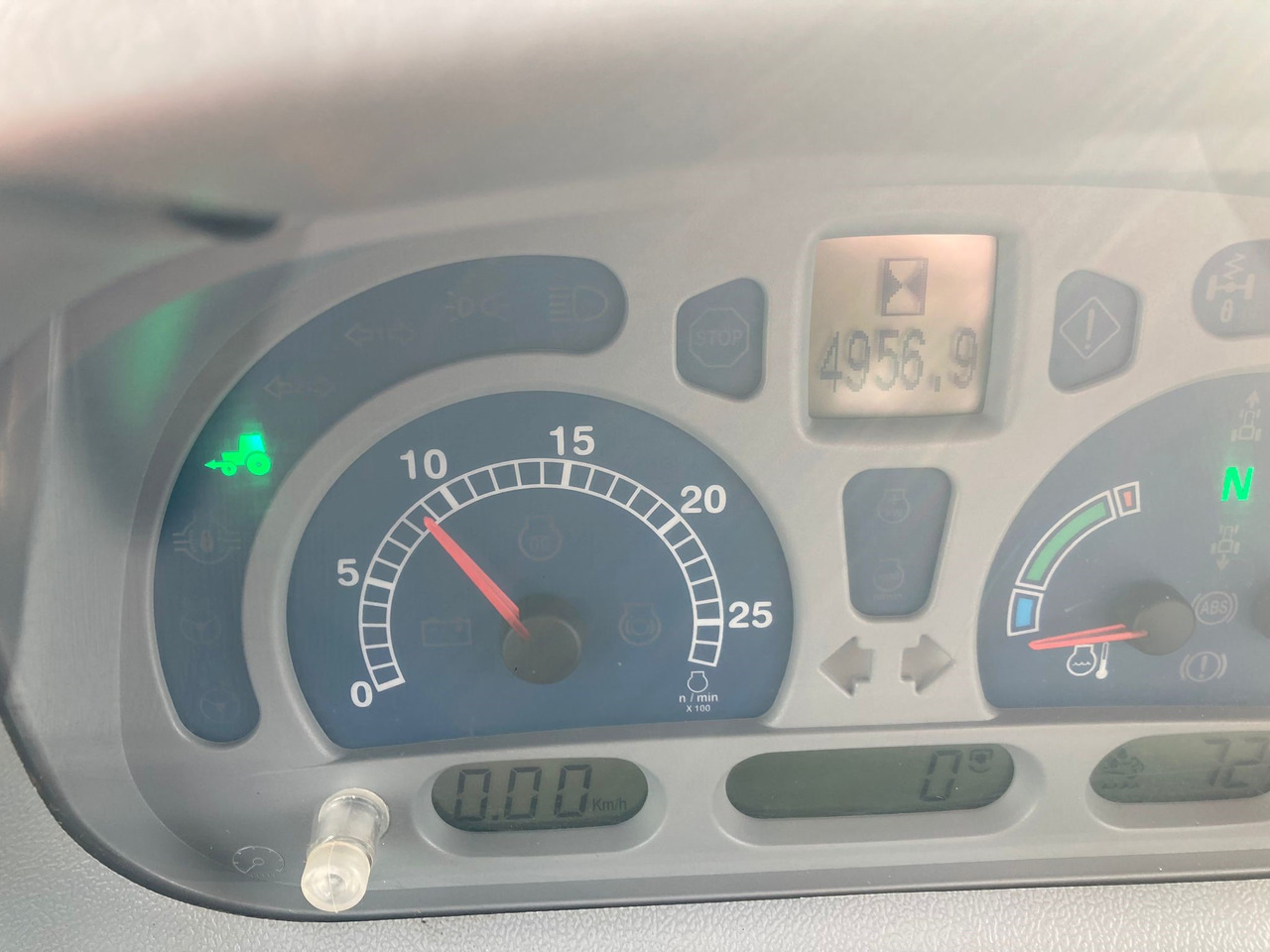 New Holland T7.200 Autocommand - Máy cày: hình 5 New Holland T7.200 Autocommand - Máy cày: hình 5