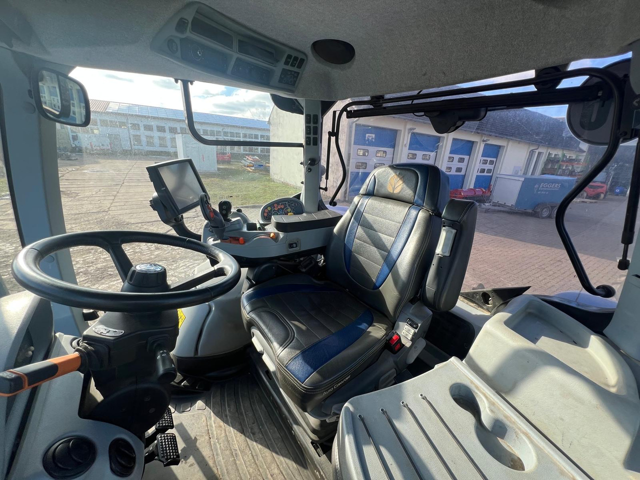 New Holland T7.315 - Máy cày: hình 2 New Holland T7.315 - Máy cày: hình 2