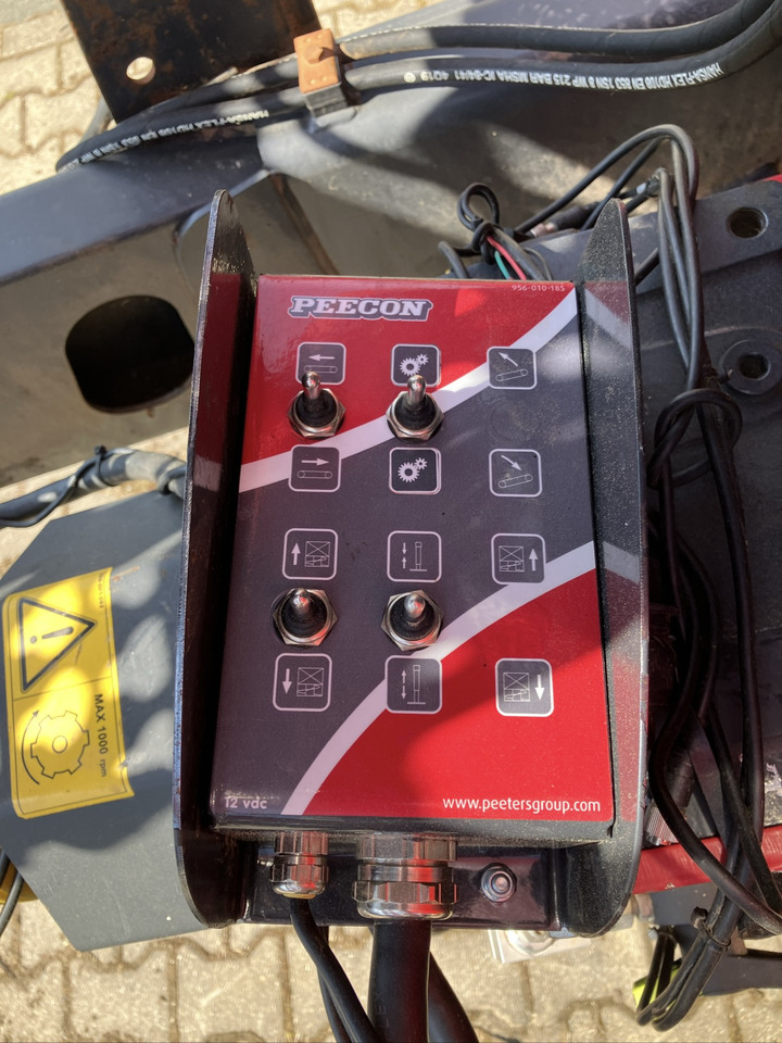 Peecon Biga 20-215 Twin Plus - Xe trộn thức ăn gia súc: hình 3 Peecon Biga 20-215 Twin Plus - Xe trộn thức ăn gia súc: hình 3