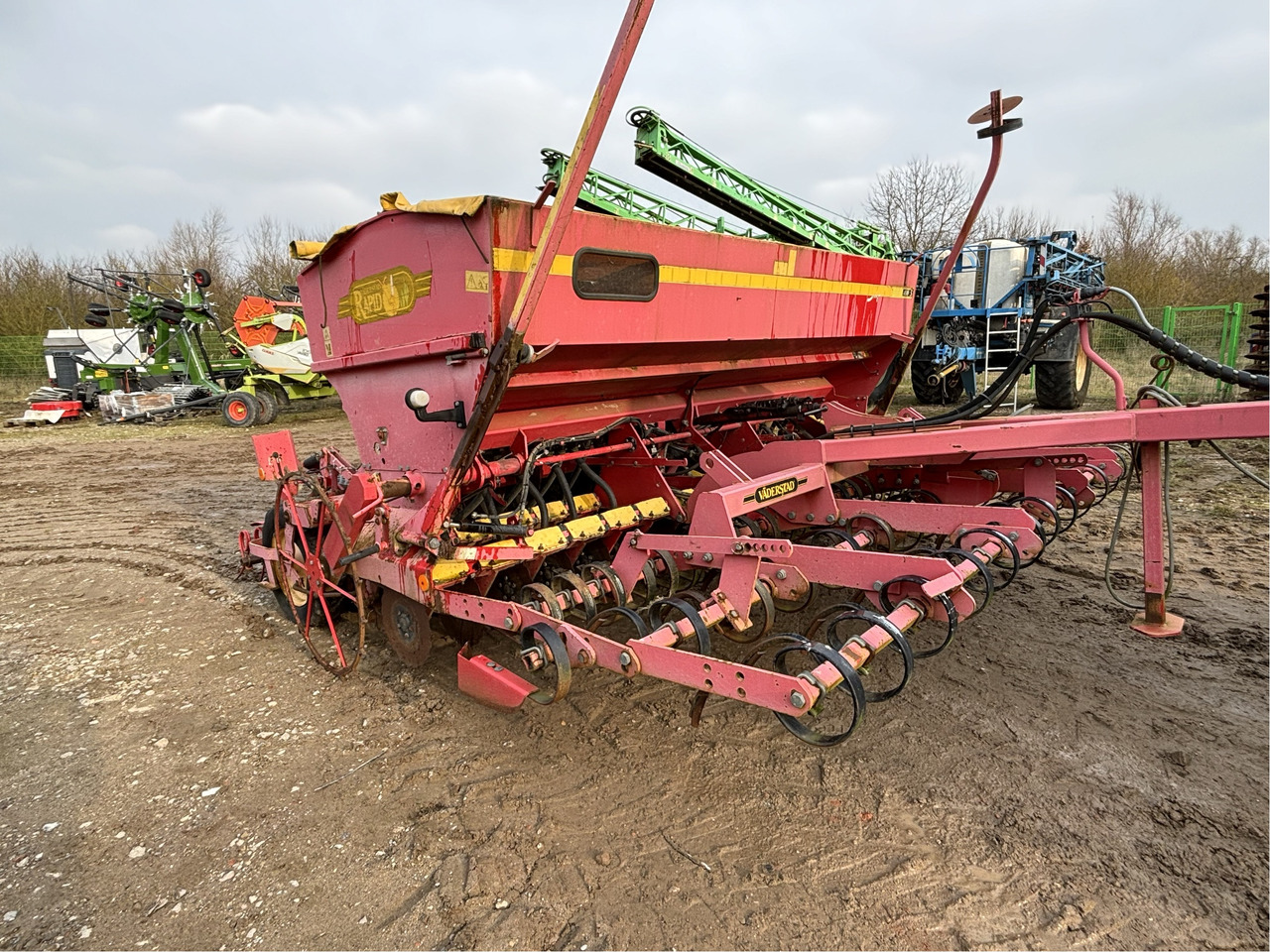 Väderstad Rapid RD 400 S - Máy gieo hạt: hình 2 Väderstad Rapid RD 400 S - Máy gieo hạt: hình 2