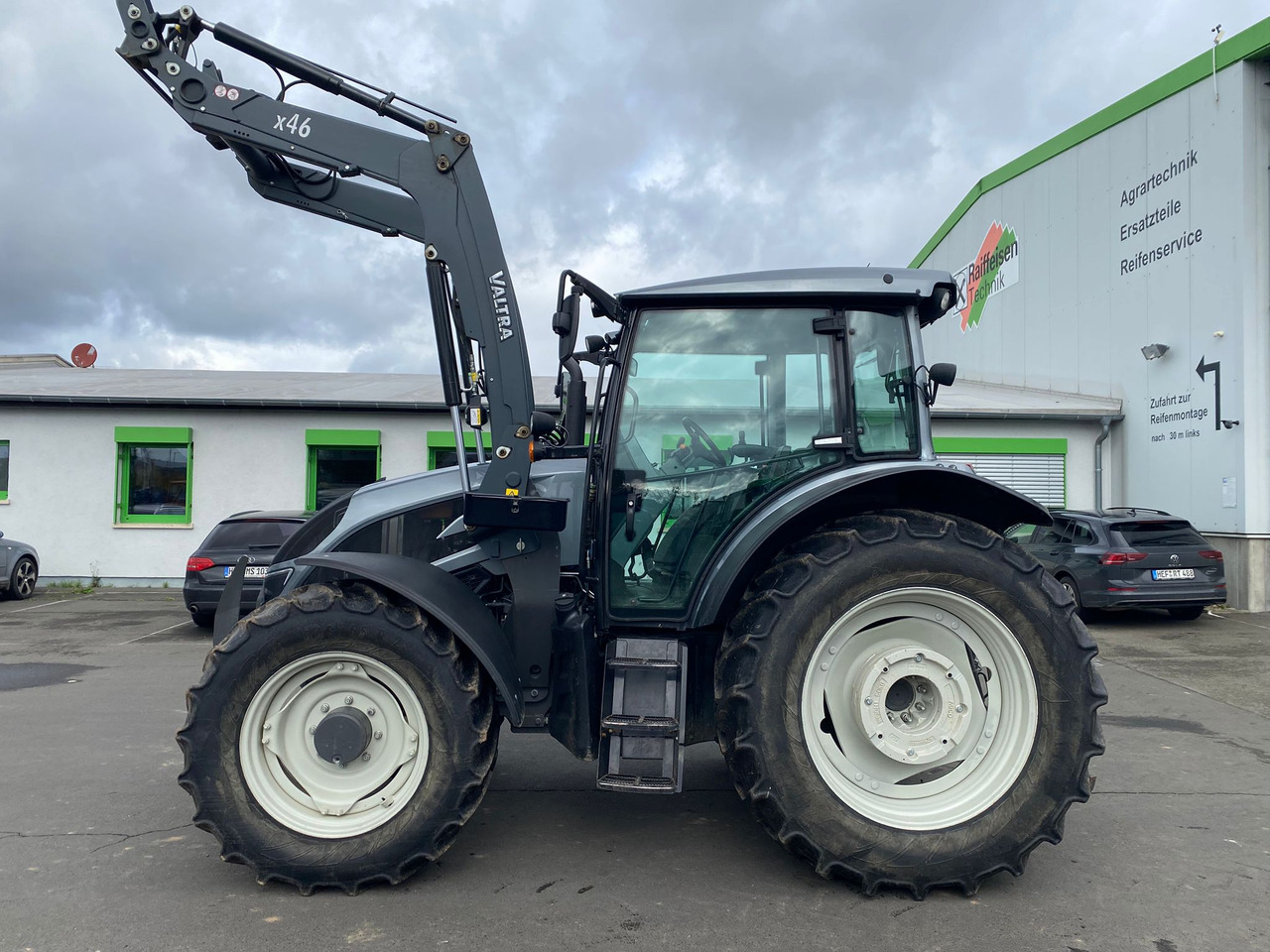 Valtra A 104 MH4 - Máy cày: hình 1 Valtra A 104 MH4 - Máy cày: hình 1