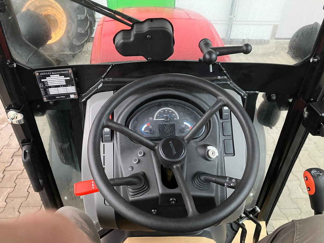Valtra F105N St5 - Máy cày: hình 3 Valtra F105N St5 - Máy cày: hình 3