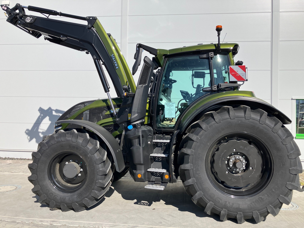 Valtra Q 285 - Máy cày: hình 1 Valtra Q 285 - Máy cày: hình 1
