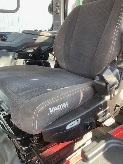 Valtra T 235 Versu - Máy cày: hình 5 Valtra T 235 Versu - Máy cày: hình 5