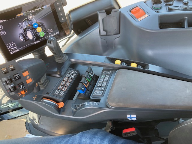 Valtra T 235 Versu - Máy cày: hình 4 Valtra T 235 Versu - Máy cày: hình 4