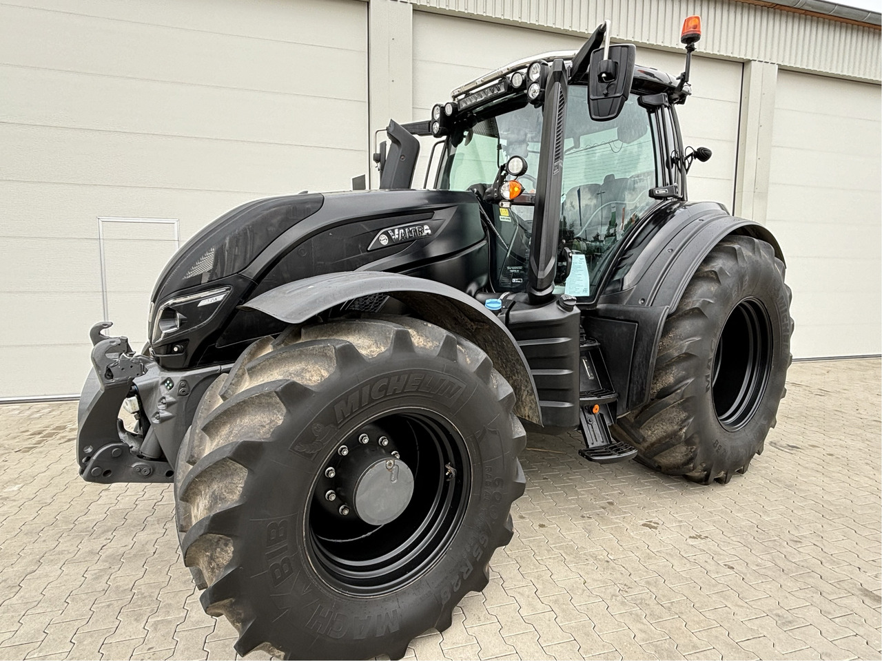 Valtra T 254 V Smart Touch MR19 - Máy cày: hình 1 Valtra T 254 V Smart Touch MR19 - Máy cày: hình 1