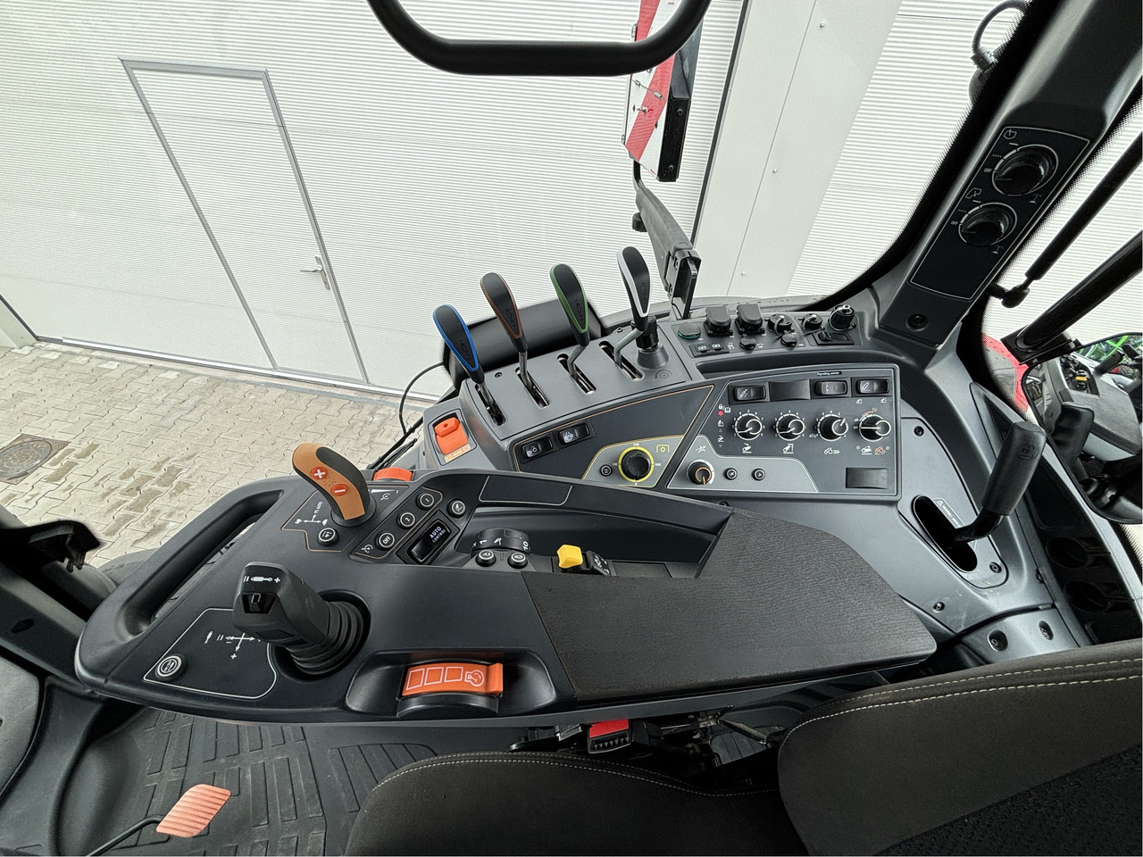 Valtra T 255 Active - Máy cày: hình 3 Valtra T 255 Active - Máy cày: hình 3