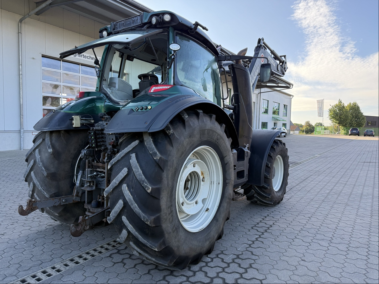Valtra T194 Versu - Máy cày: hình 3 Valtra T194 Versu - Máy cày: hình 3