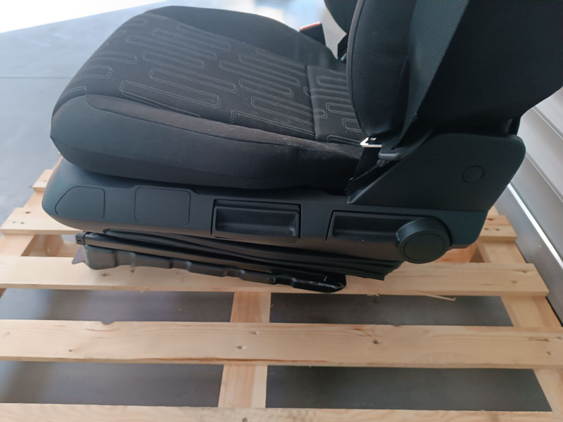 Mercedes-Benz Mechanical - Meccanico - Chỗ ngồi cho Xe tải: hình 5 Mercedes-Benz Mechanical - Meccanico - Chỗ ngồi cho Xe tải: hình 5