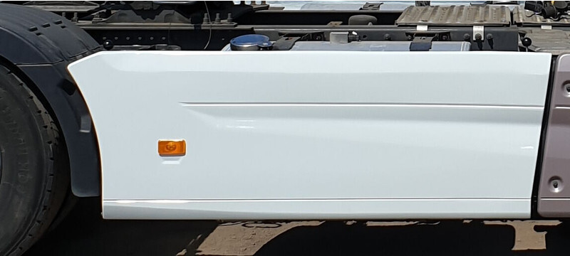 Renault T - T High SIDESKIRT EURO 6 - Khí động học/ Spoiler cho Xe tải: hình 2 Renault T - T High SIDESKIRT EURO 6 - Khí động học/ Spoiler cho Xe tải: hình 2