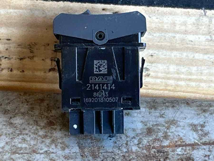 DAF SWITCH 2141414 - Linh kiện điện cho Xe tải: hình 2 DAF SWITCH 2141414 - Linh kiện điện cho Xe tải: hình 2