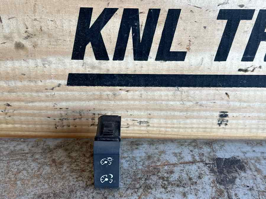 DAF SWITCH 2141438 - Linh kiện điện cho Xe tải: hình 1 DAF SWITCH 2141438 - Linh kiện điện cho Xe tải: hình 1