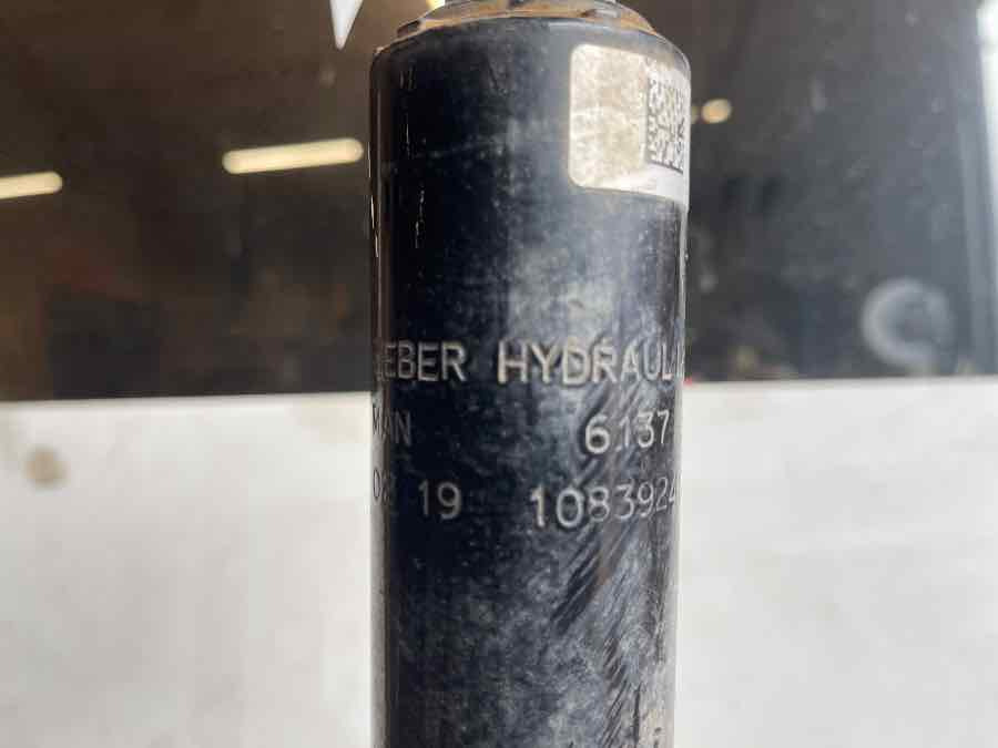 MAN CABINE TILT CYLINDER 81.41723-6137 - Cabin và nội thất cho Xe tải: hình 3 MAN CABINE TILT CYLINDER 81.41723-6137 - Cabin và nội thất cho Xe tải: hình 3