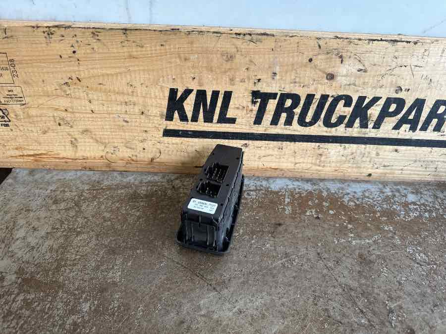 MAN ECU DOOR 81.25806-7107 - Cabin và nội thất cho Xe tải: hình 2 MAN ECU DOOR 81.25806-7107 - Cabin và nội thất cho Xe tải: hình 2