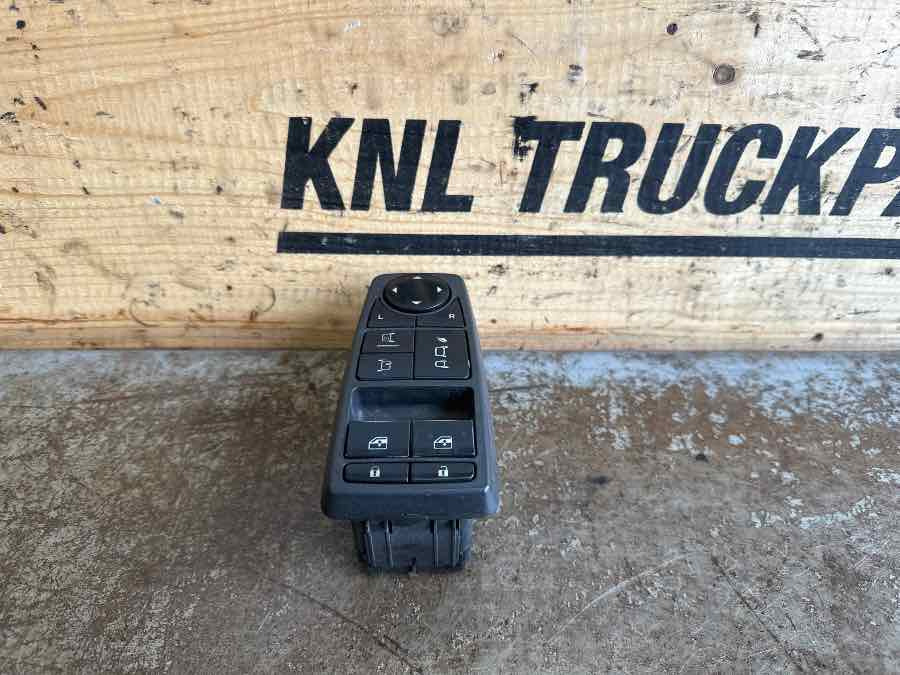 MAN ECU DOOR 81.25806-7107 - Cabin và nội thất cho Xe tải: hình 1 MAN ECU DOOR 81.25806-7107 - Cabin và nội thất cho Xe tải: hình 1